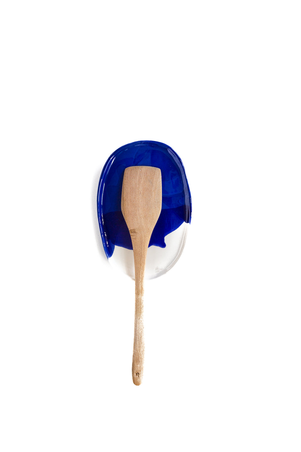 Platito de cerámica artesanal blanca y azul