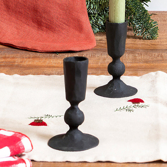 Candelabro de metal negro bajito