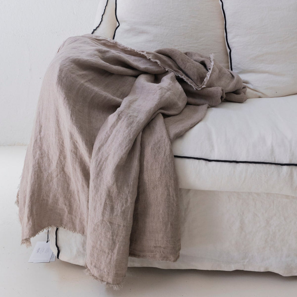 Plaid de lino lavado crepé color topo 140x250