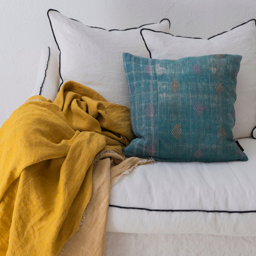 Plaid de lino lavado crepé color mostaza 140x250