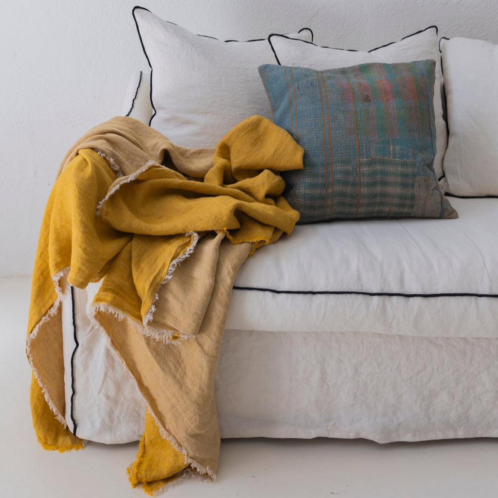 Plaid de lino lavado crepé color mostaza 140x250