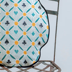 Cojín circular de naipes y rayas verde