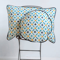 Cojín circular de naipes y rayas verde