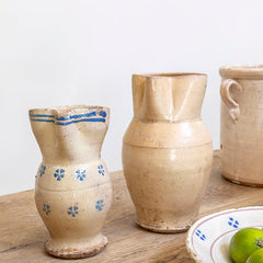 Jarra antigua de Grottaglie con decoración azul