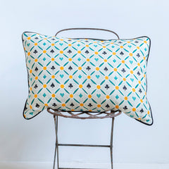 Cojín rectangular de naipes y rayas verde