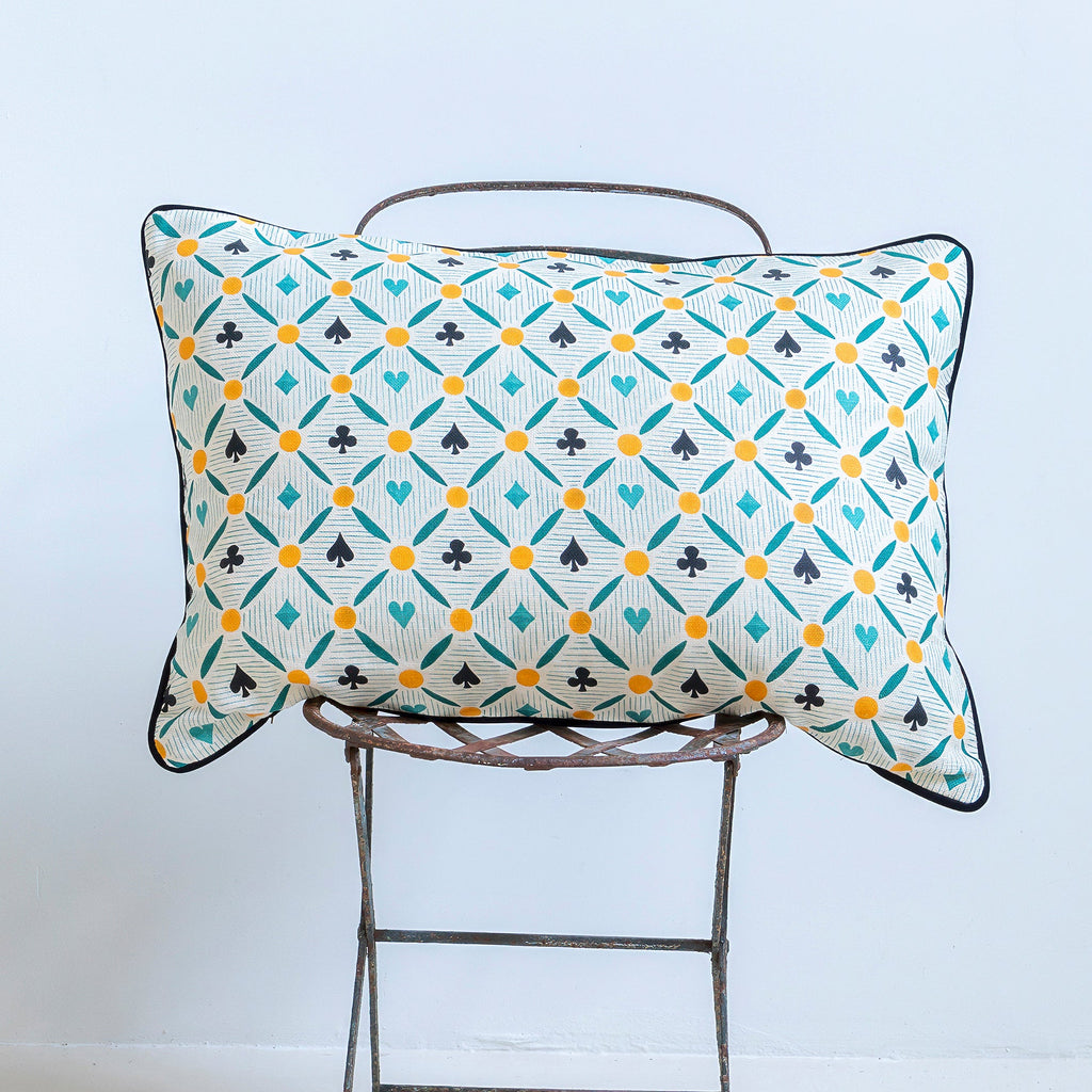 Cojín rectangular de naipes y rayas verde