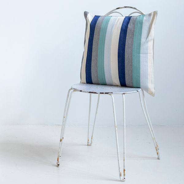 Cojín cuadrado de algodón de rayas turquesa, azul y negro x Tensira