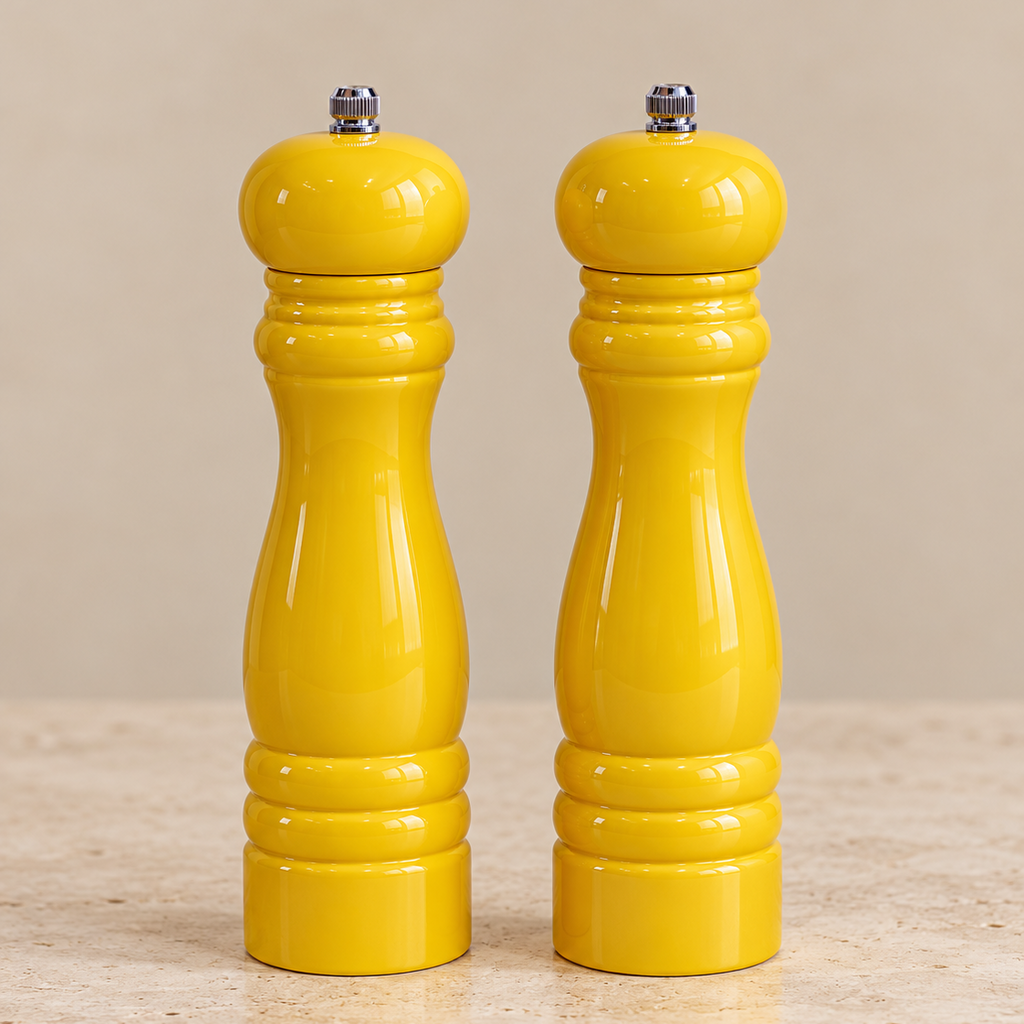 Juego de salero y pimentero clásico en color amarillo