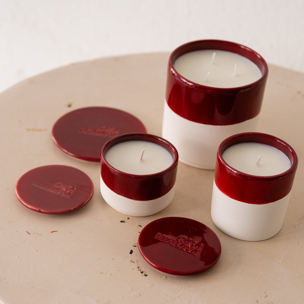 Vela artesanal roja olor a flor de azahar