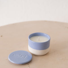 Vela artesanal azul claro olor a lavanda