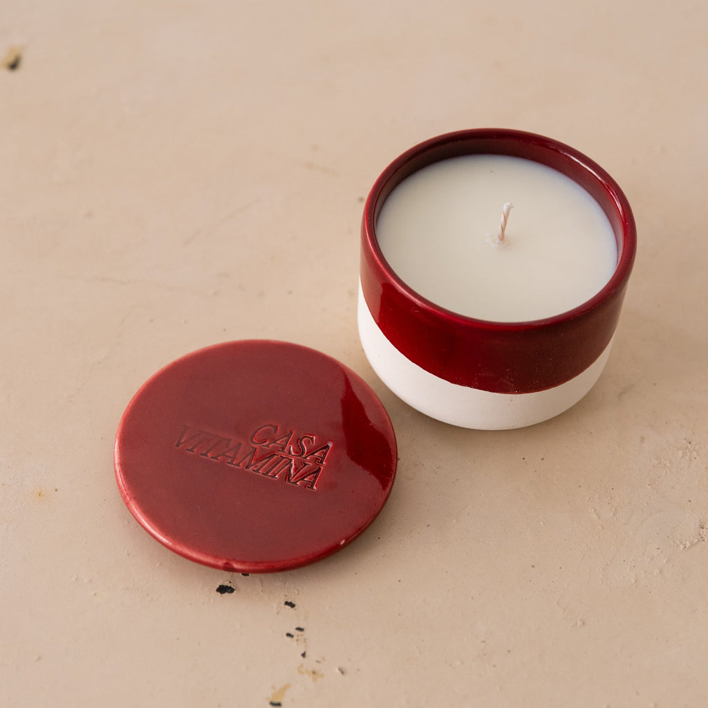 Vela artesanal roja olor a flor de azahar