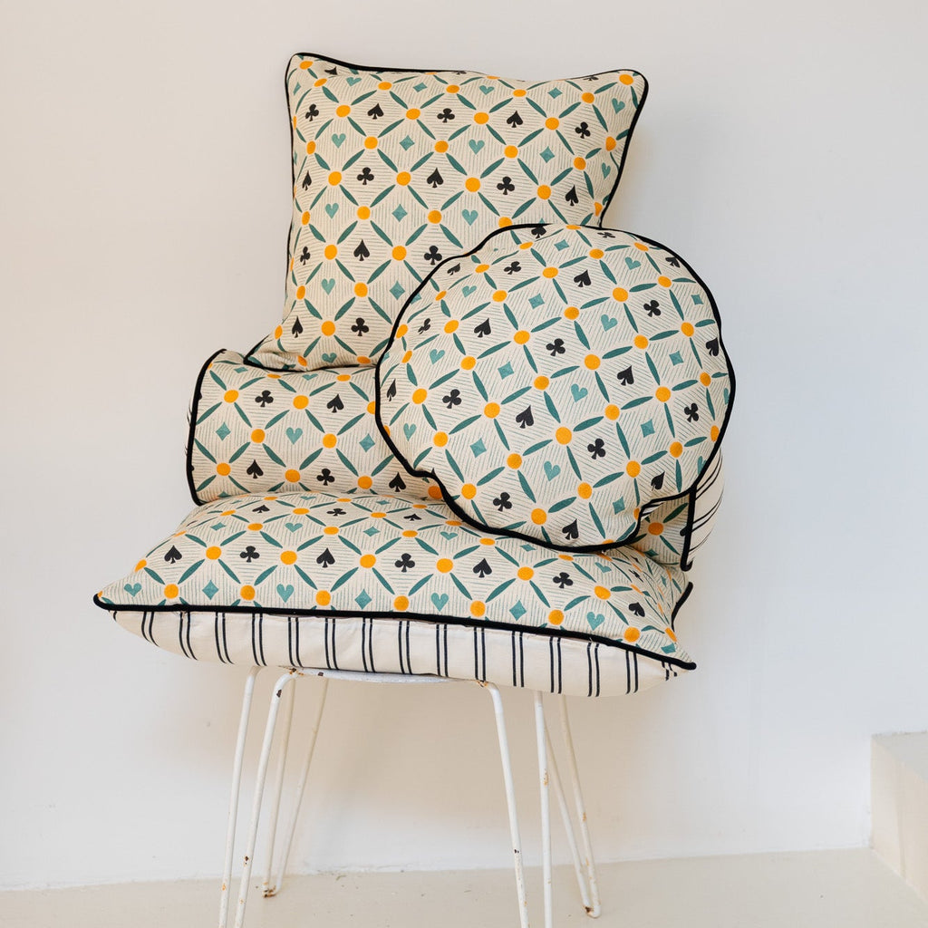 Cojín cuadrado de naipes y rayas verde