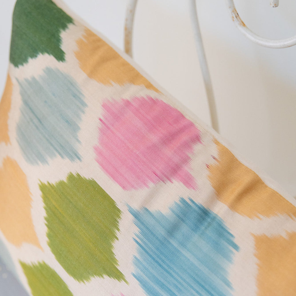 Cojín de seda ikat 'Medina'