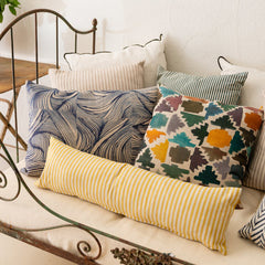Cojín 'La Nao' estampado ondas azul 50x70
