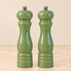 Juego de salero y pimentero clásico en color verde anís