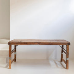 Mesa plegable de madera y hierro