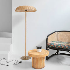Lámpara de pie de ratán