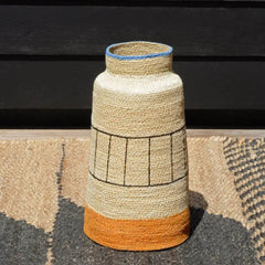 Cesto de fibra en color almendra y naranja