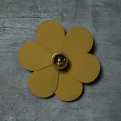 Aplique flor de lino mostaza (mediano)